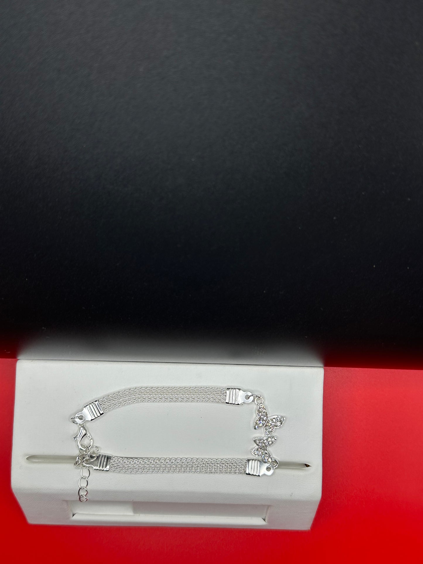 Fashion Bangle Butterfly Charm Bracelet for Women